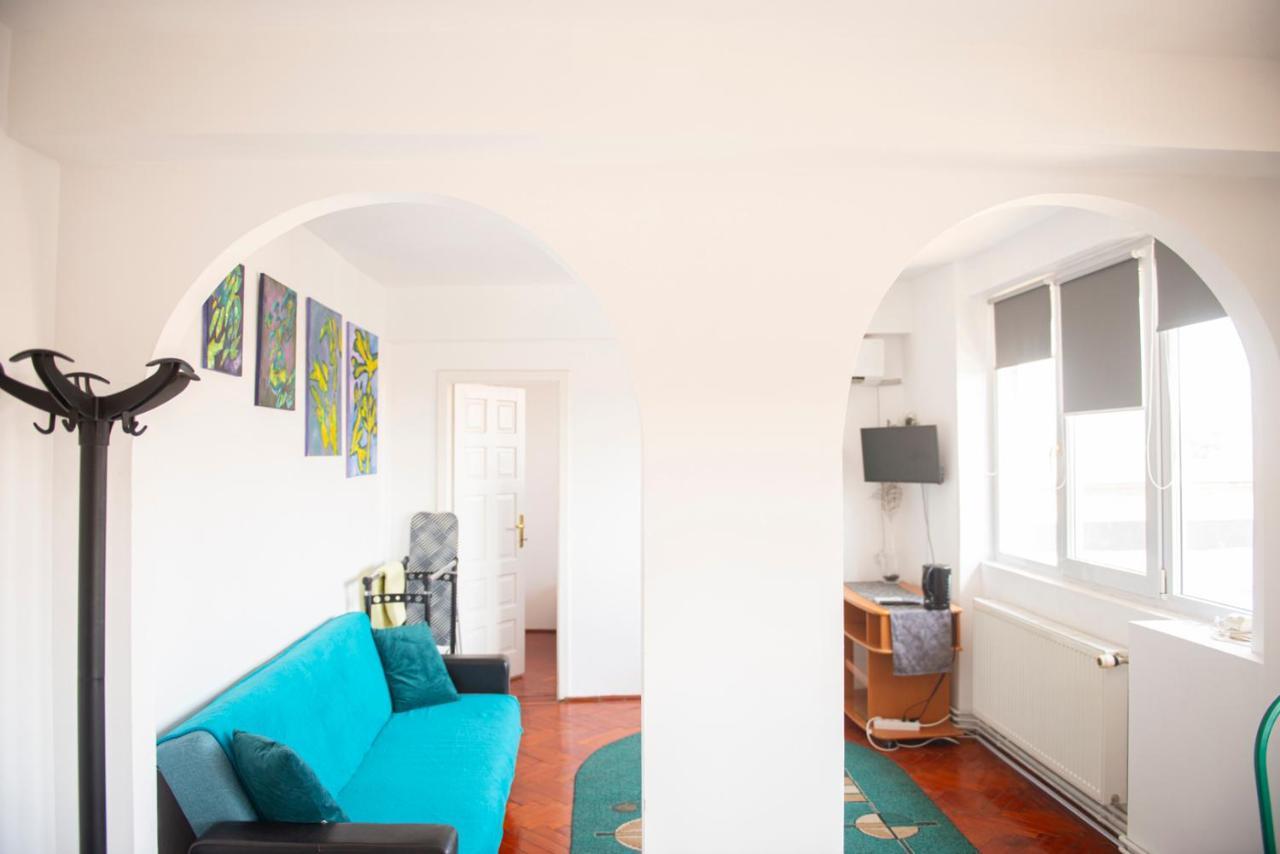 Central Apartment Timisoara Bagian luar foto